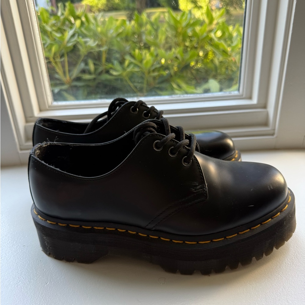 Dr. Martens Platform Loafers (Women’s 9/Mens 8)